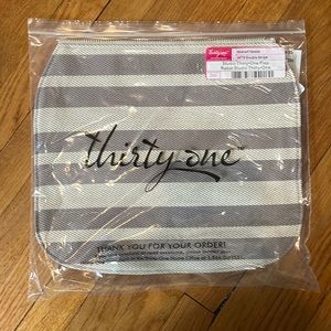 Studio Thirty One Flap